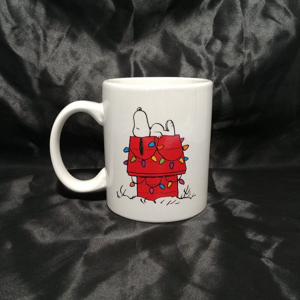 Snoopy Christmas Peanuts Festive Mug